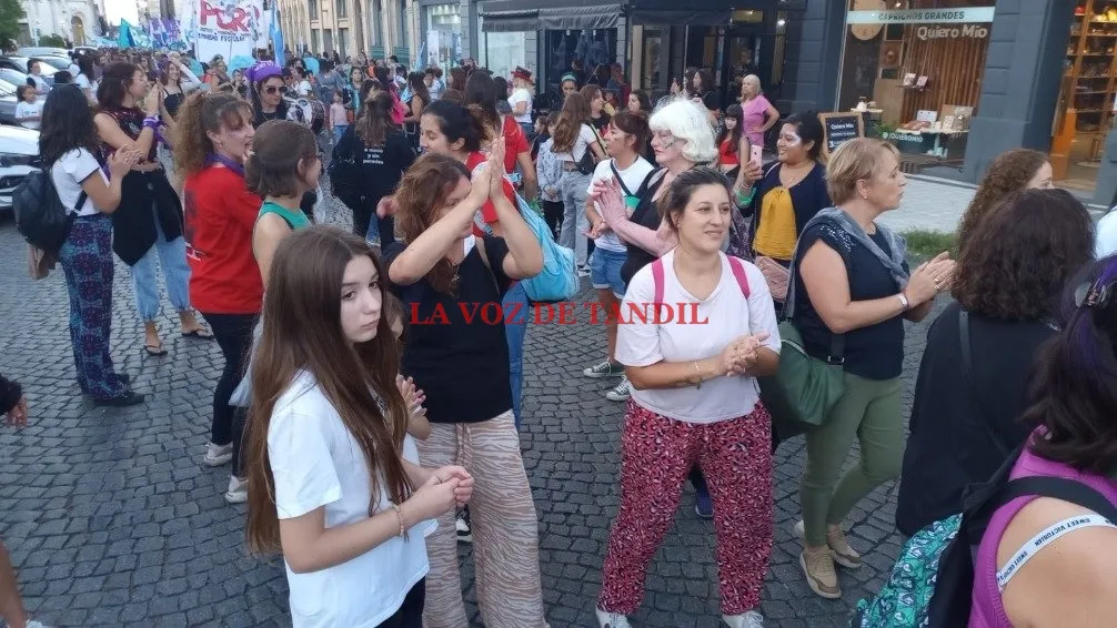 Con gran participación, se desarrolló la movilización del 8M